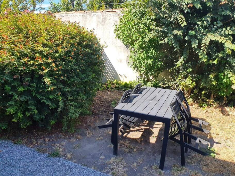 Appartement Centre Ville Au Calme Jardin Et Parking Public La Rochelle  Esterno foto